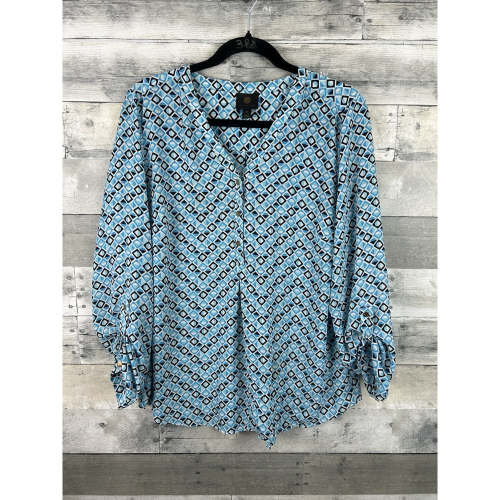 JM Collection Medium 1/4 Button Up V Neck Long Sleeve Blouse